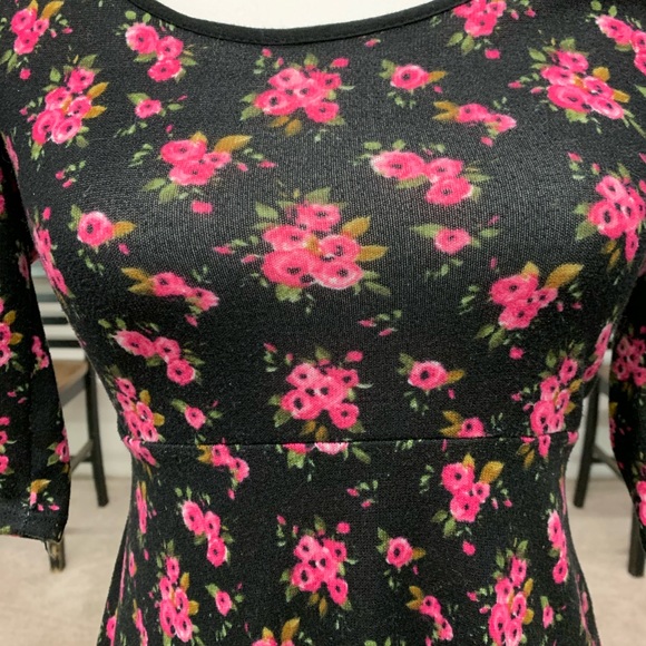 Forever 21 floral skater dress - Picture 2 of 4